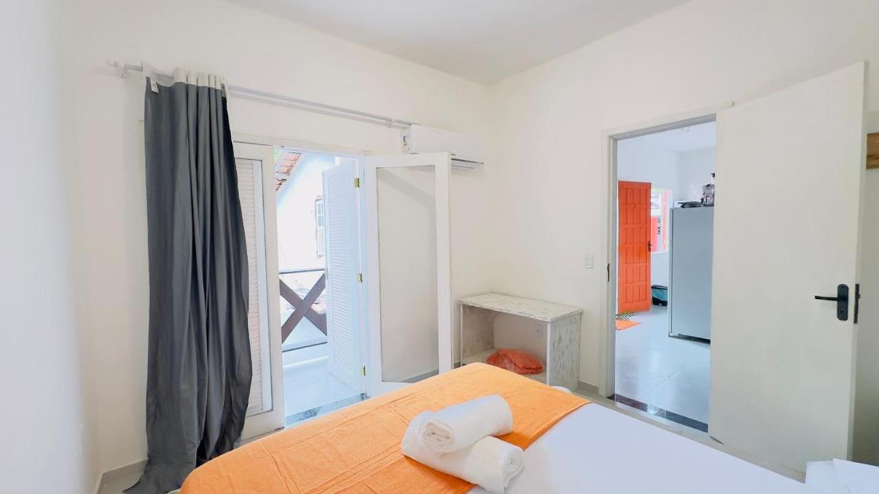 Charmosos Na Avenida Principal De Apartamento Búzios