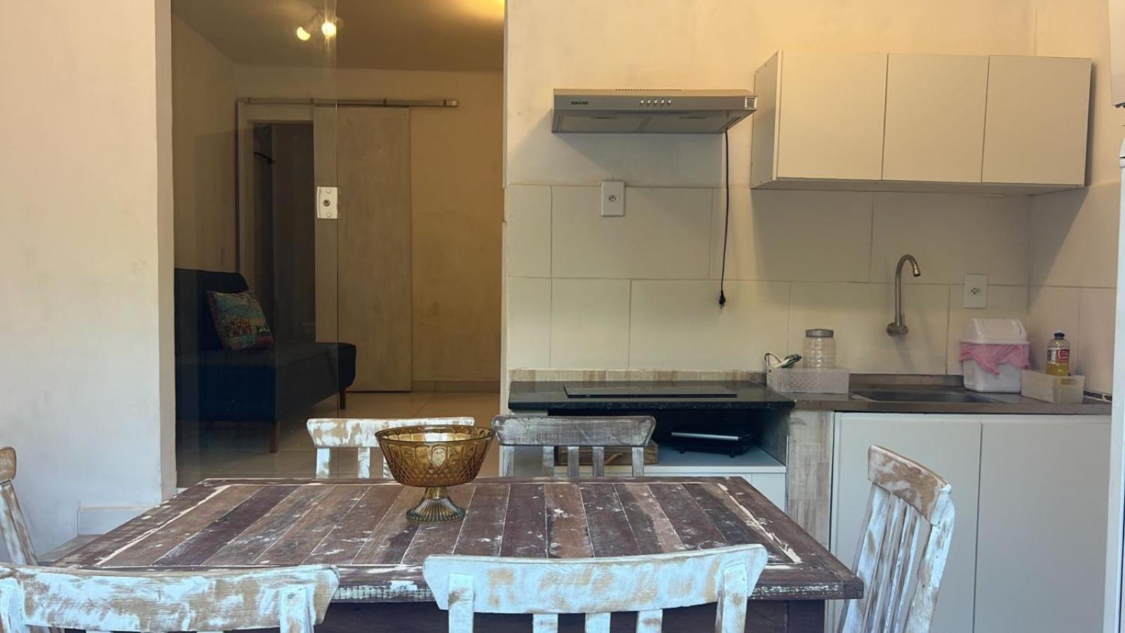 Charmosos Na Avenida Principal De Apartamento Búzios