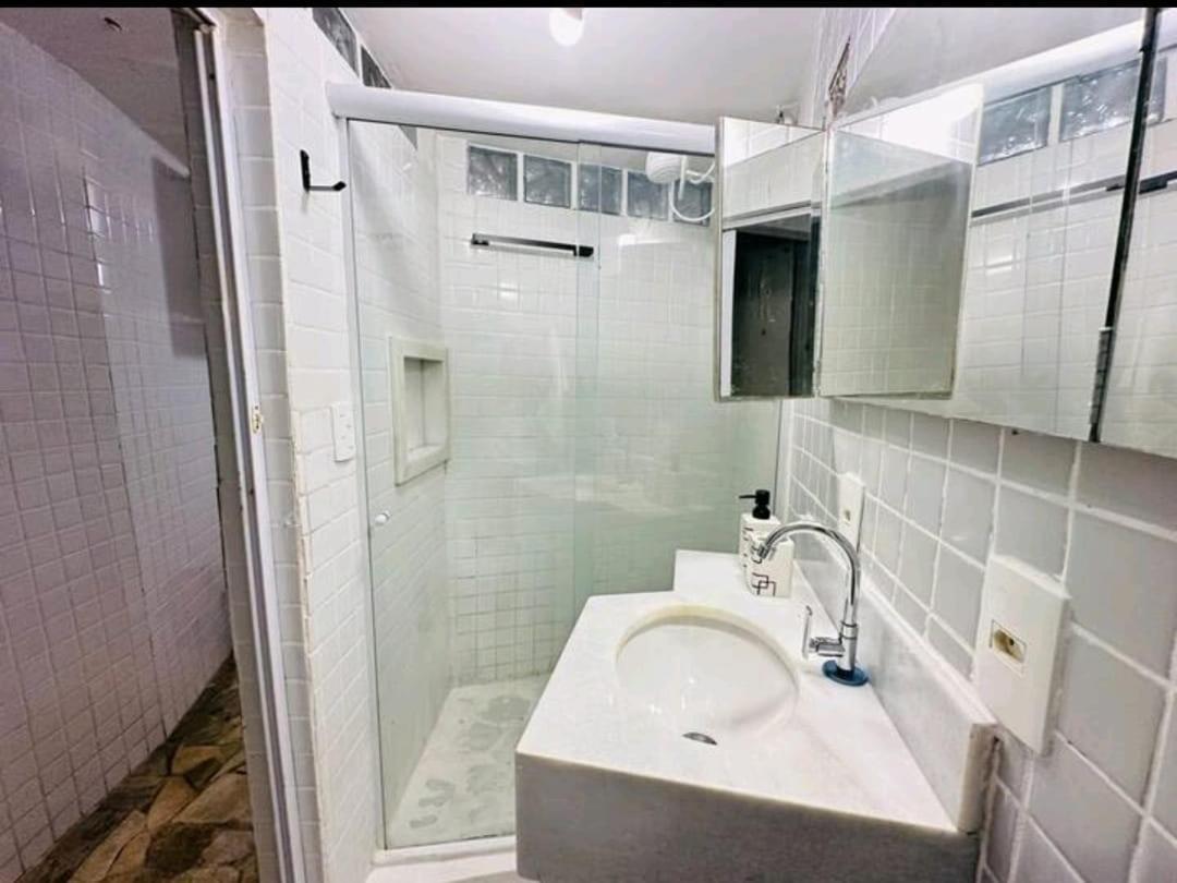 Charmosos Na Avenida Principal De Apartamento Búzios