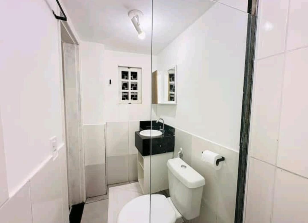 Charmosos Na Avenida Principal De Apartamento Búzios