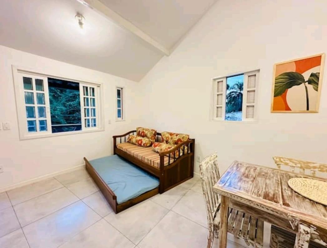 Charmosos Na Avenida Principal De Apartamento Búzios