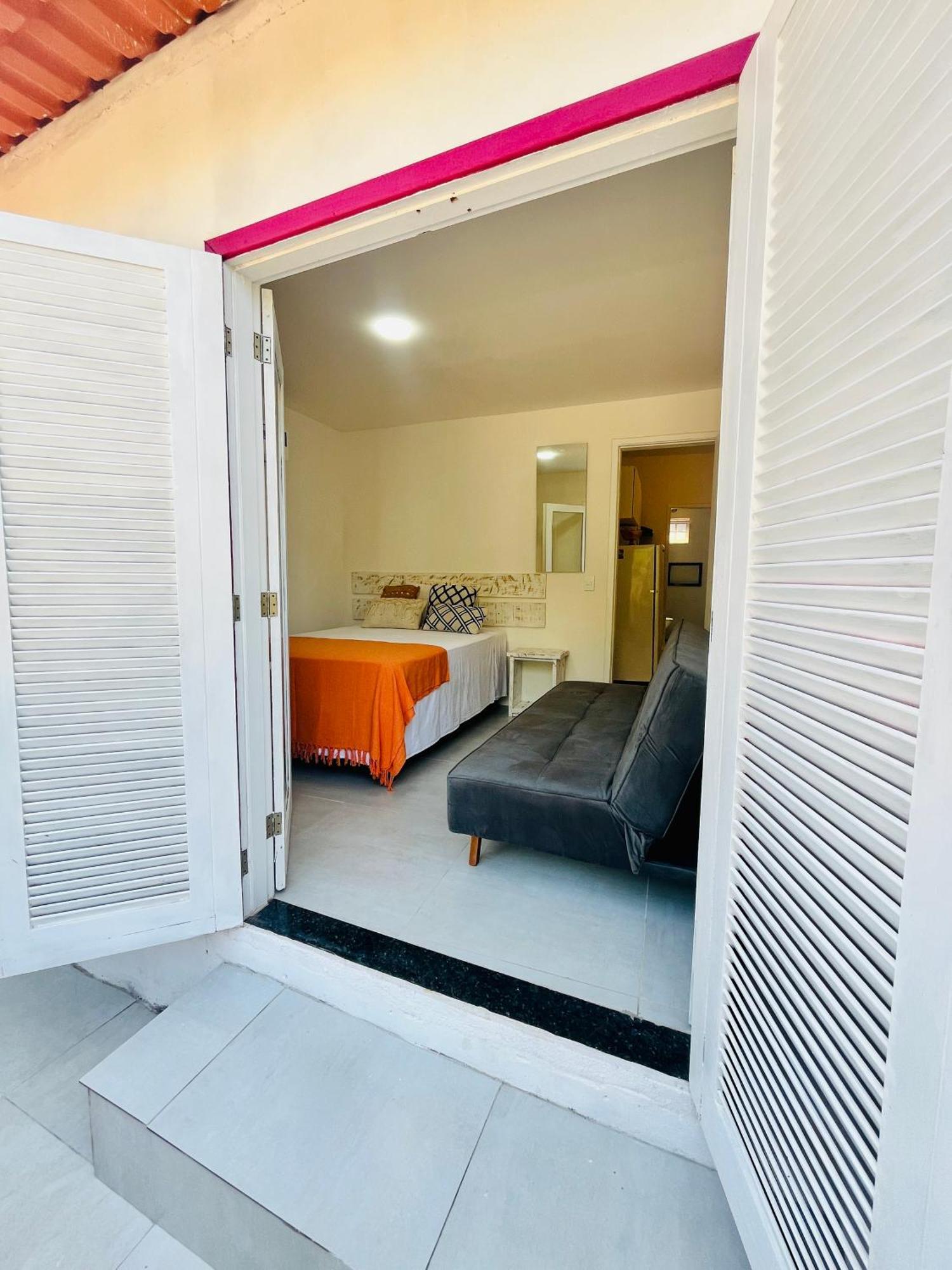 Charmosos Na Avenida Principal De Apartamento Búzios