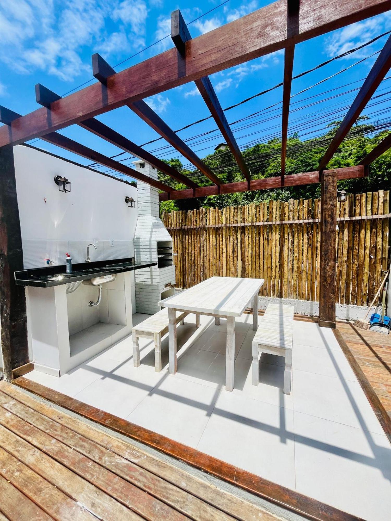 Charmosos Na Avenida Principal De Apartamento Búzios
